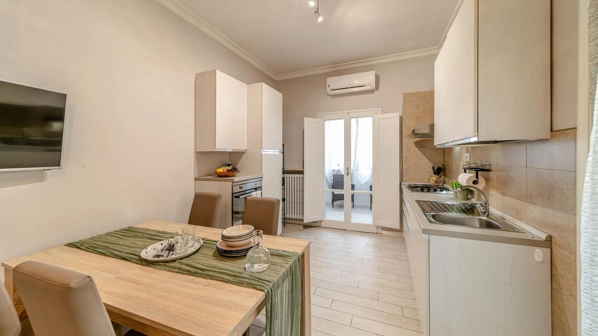 Courtyard Nest Apartment Florence 0*,