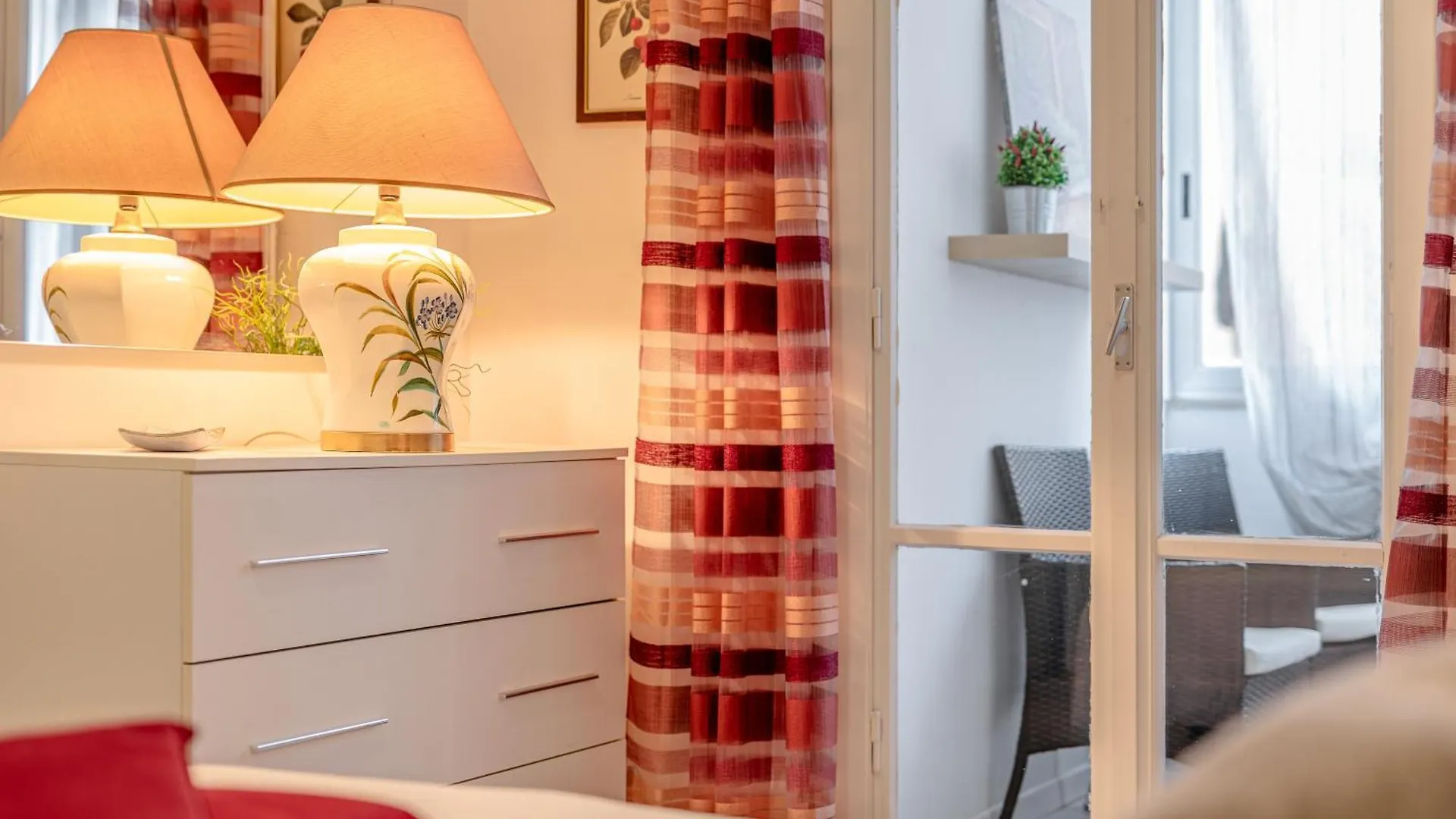 Courtyard Nest Apartment Florence Italy
