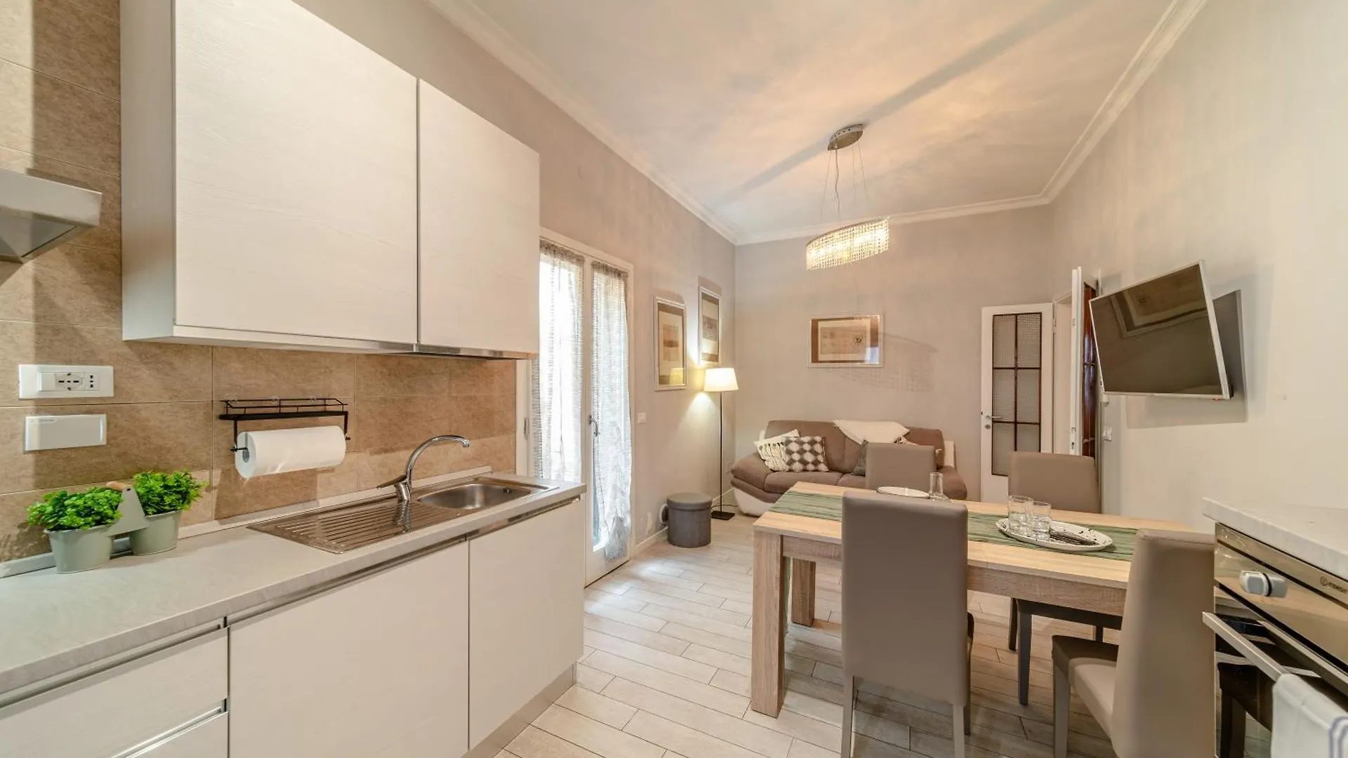 Courtyard Nest Apartment Florence